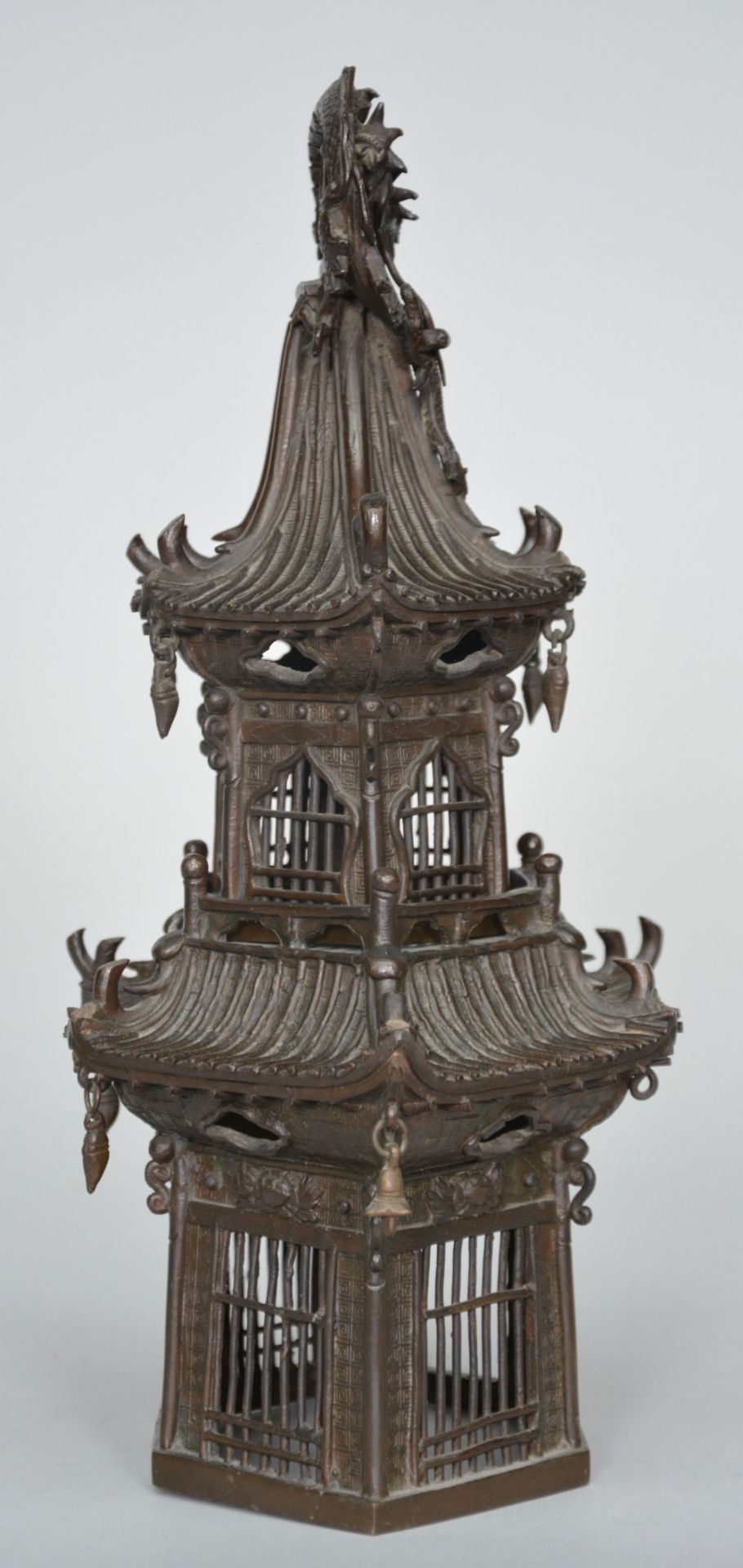 Oriental bronze Chinese incense burner, elephant shaped, Qilin and dragon relief decorated, - Image 15 of 15