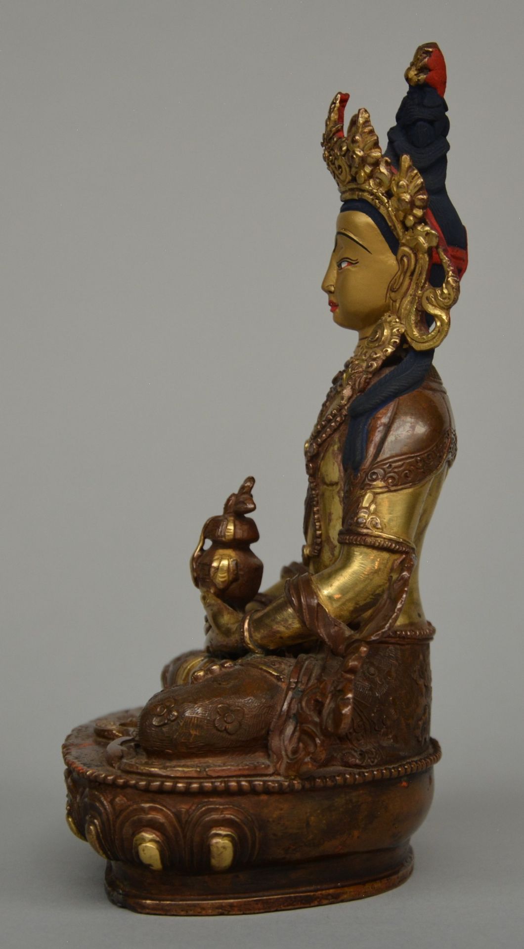 A Tibetan gilt bronze Buddha, H 20 cm - Image 2 of 6