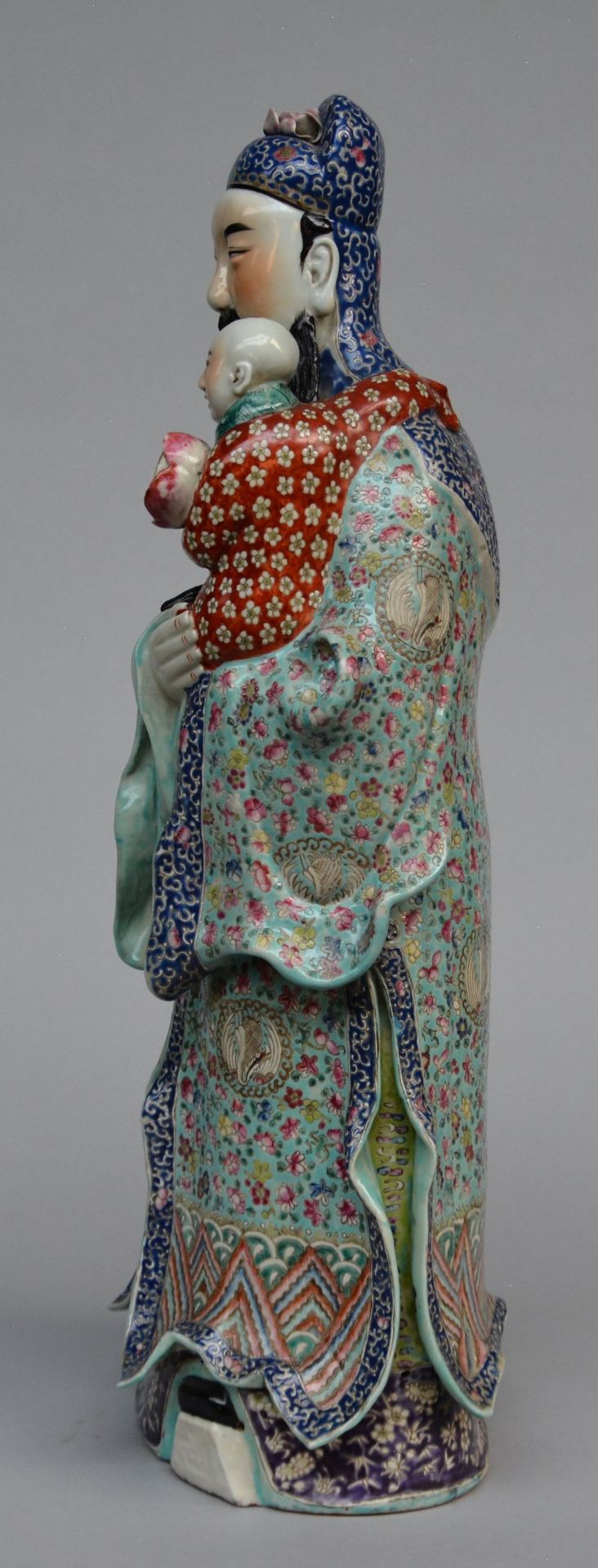 A Chinese Fu Xing figure, polychrome decorated, marked, ca. 1900, H 60,5 cm - Image 2 of 7