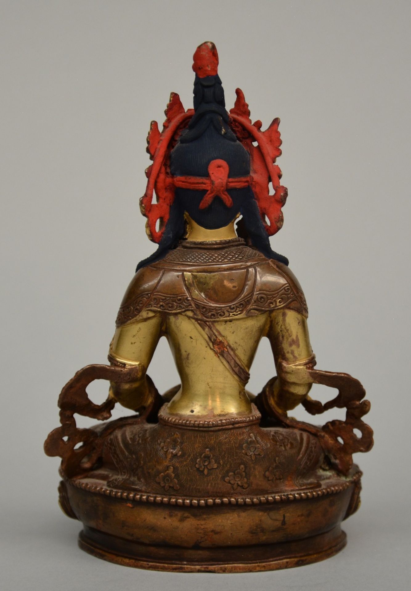 A Tibetan gilt bronze Buddha, H 20 cm - Image 3 of 6