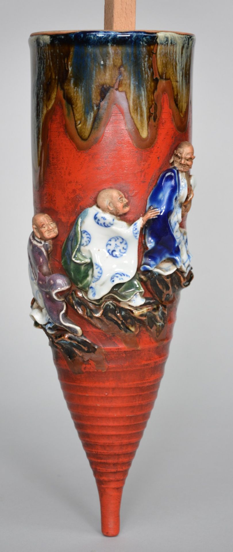 A Sumida Gawa vase, Japan, flambé glazed, polychrome and relief decorated with figures, marked, - Bild 9 aus 10