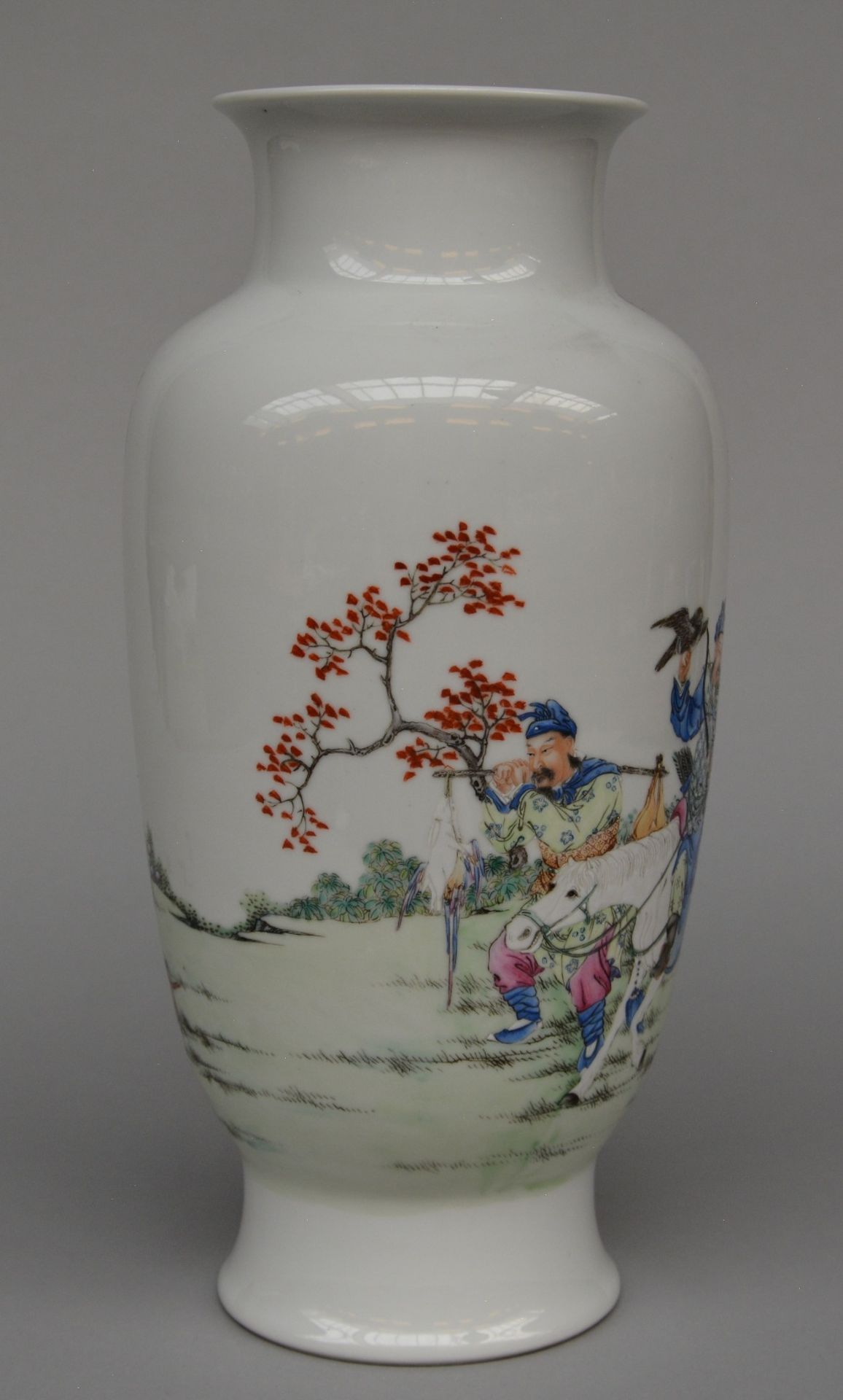 A Chinese polychrome decorated vase, painted with a hunting scene, marked, 20thC, H 36,5 cm - Image 3 of 9