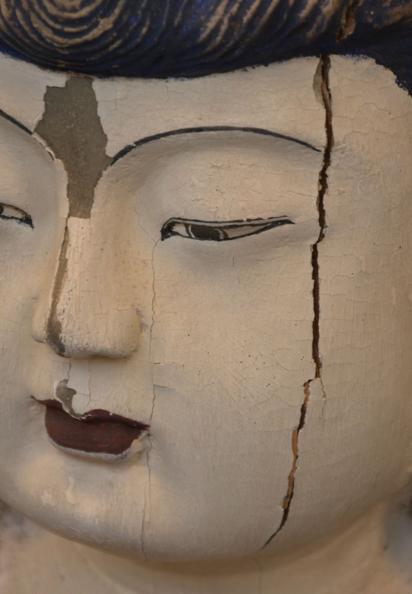 An exceptional Guanyin sculpture in polychrome wood, possibly Tibet, 18thC, H 141 cm (damage to - Image 4 of 11