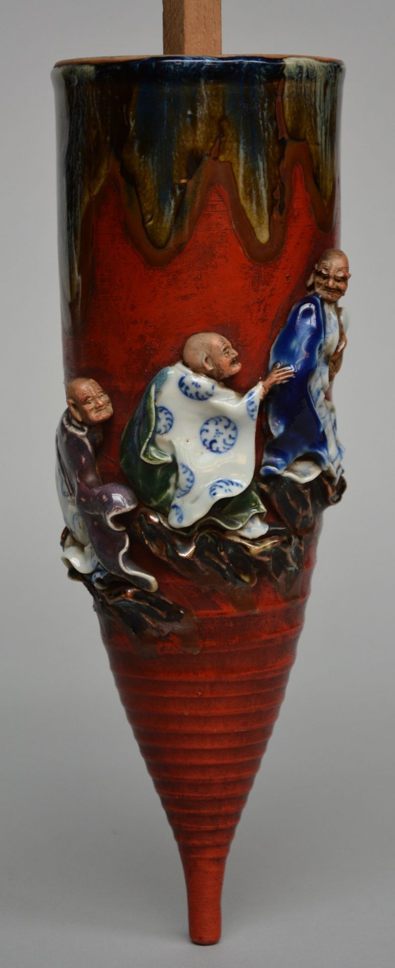 A Sumida Gawa vase, Japan, flambé glazed, polychrome and relief decorated with figures, marked, - Bild 10 aus 10