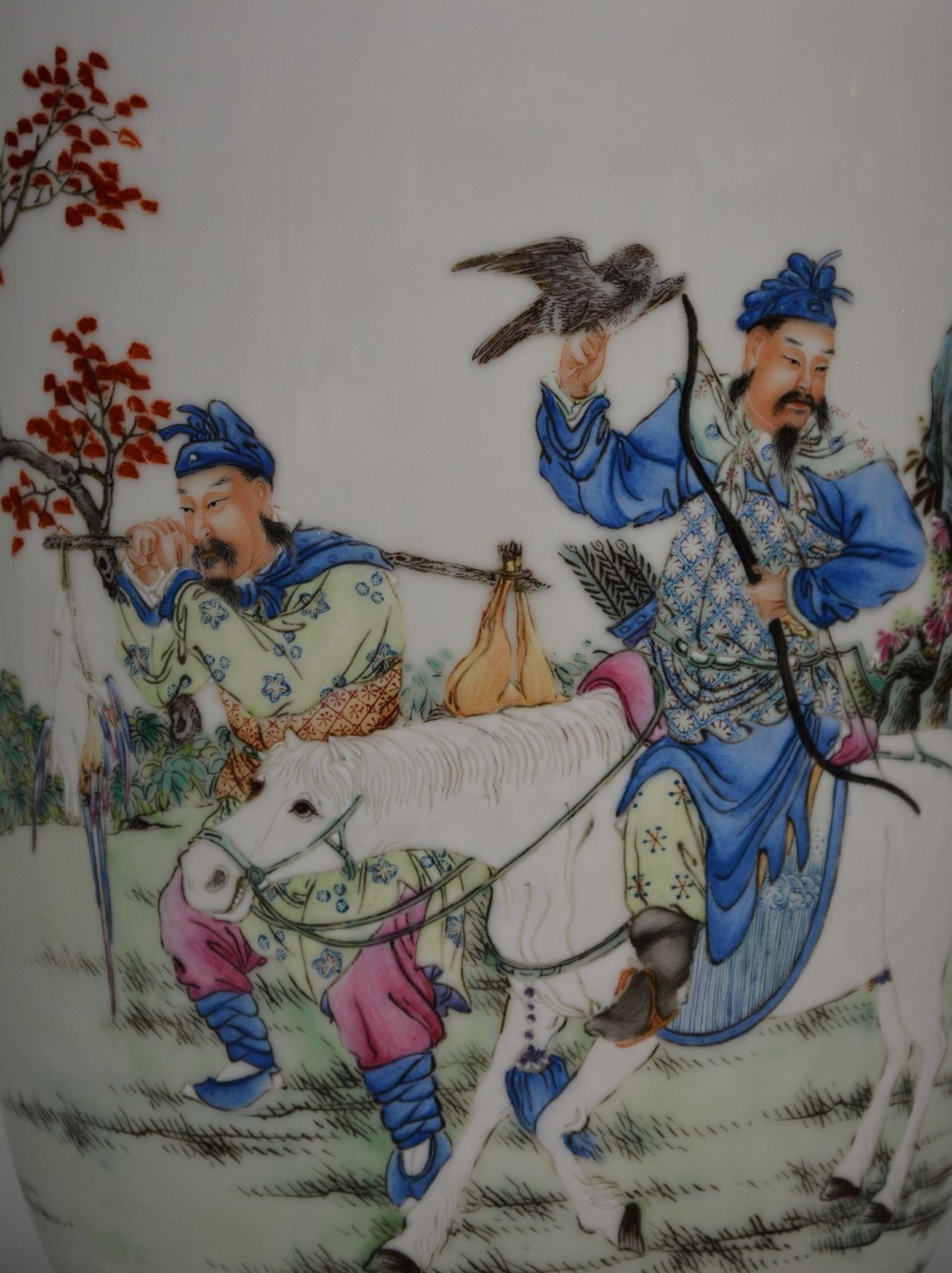 A Chinese polychrome decorated vase, painted with a hunting scene, marked, 20thC, H 36,5 cm - Image 5 of 9