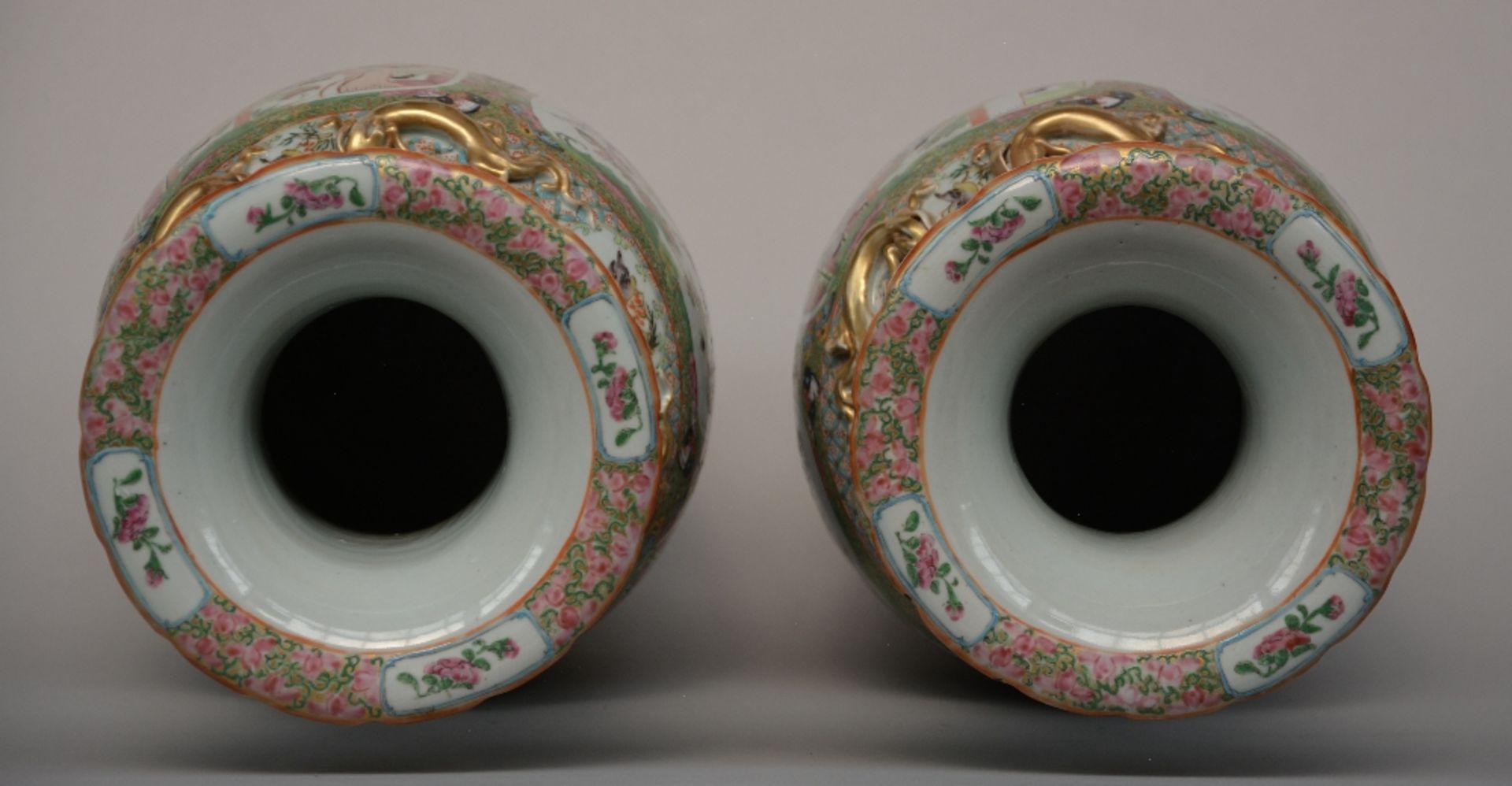 A pair of Chinese Canton vases with animated scenes and relief decoration, 19thC, H 61,5 cm (one - Image 5 of 10