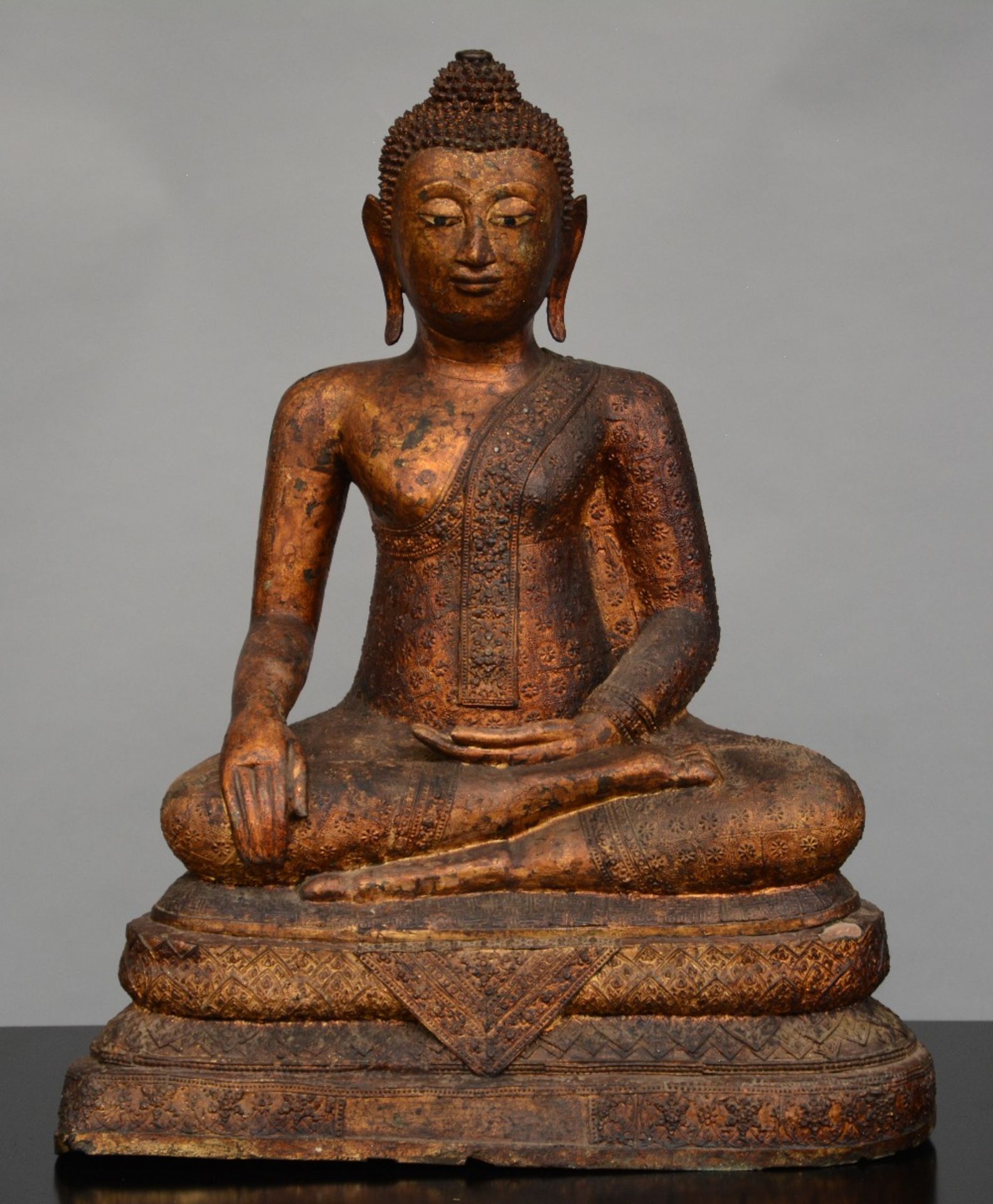 An Oriental gilt bronze Buddha, relief decorated, inlaid with glass, 19thC, H 102 - W 70,5 cm ( - Image 2 of 13