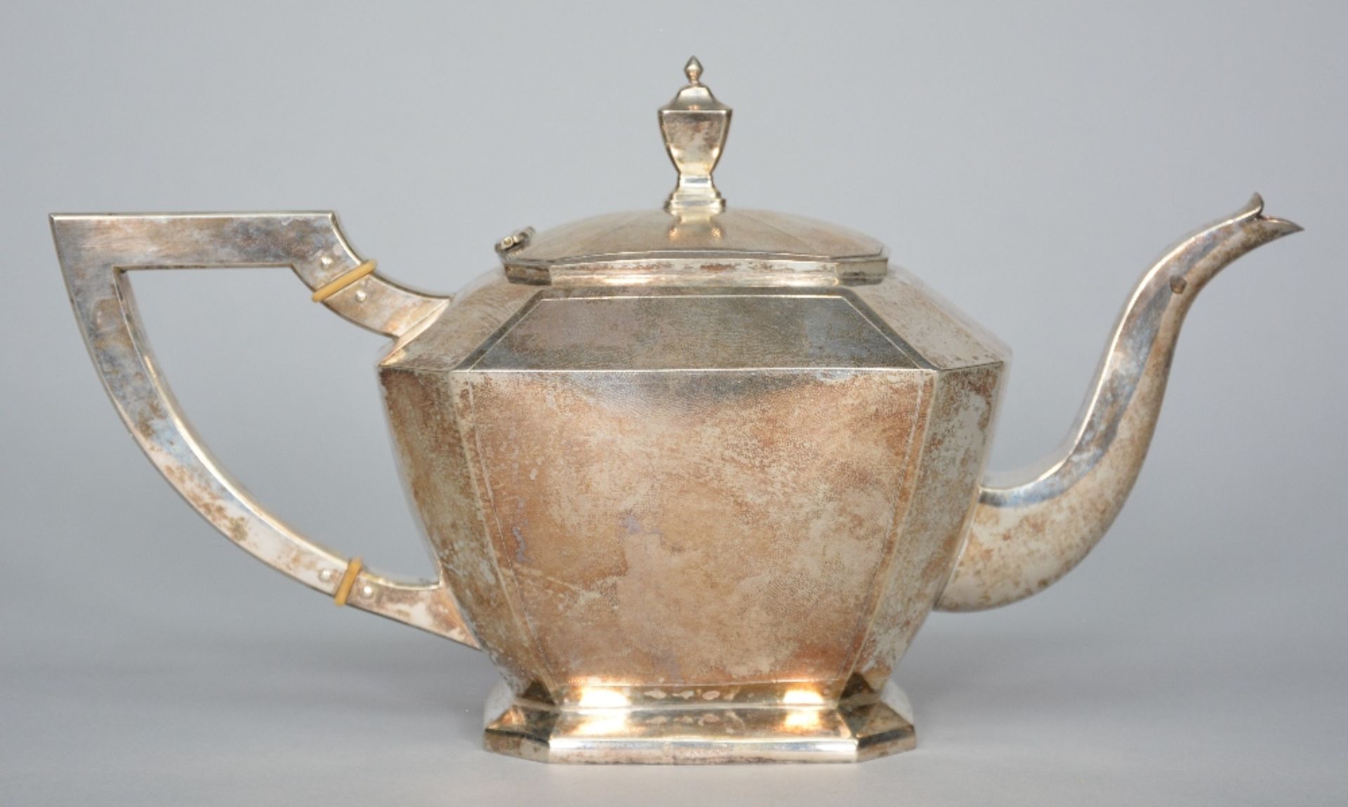 A Chinese silver three-piece tea set (925/100), H 16 - W 28 cm - Total weight: ca. 1123 g - Image 11 of 14