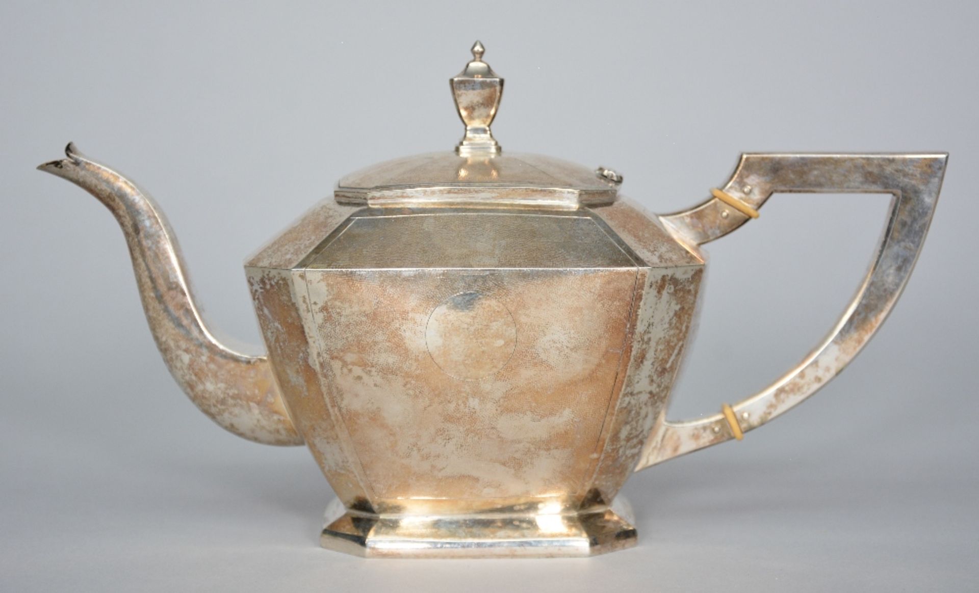 A Chinese silver three-piece tea set (925/100), H 16 - W 28 cm - Total weight: ca. 1123 g - Image 9 of 14