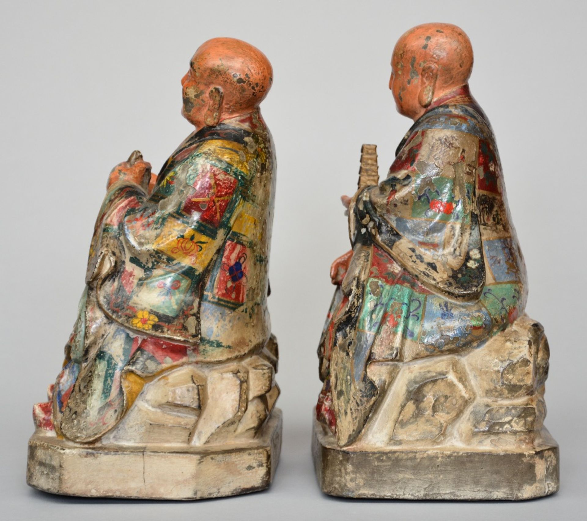 Two Oriental polychromed wooden Buddhist monks, ca. 1900, H 31 - 32 cm (damage to the polychrome) - Image 2 of 5