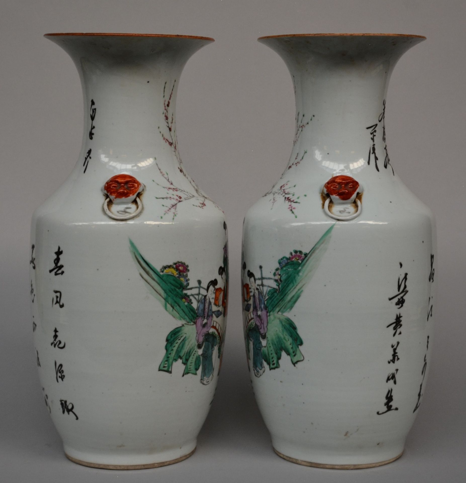 A pair of Chinese polychrome vases, decorated with an animated scene, H 44 cm - Bild 3 aus 7