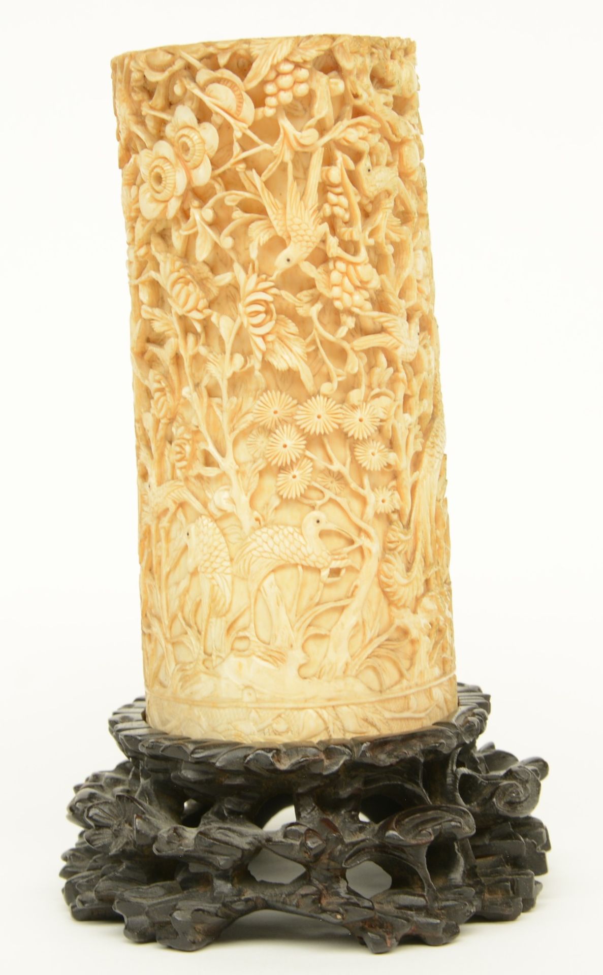 A late 19thC Chinese ivory tube, alto-relievo sculpted with various birds in a garden, H 21,5 cm ( - Image 4 of 6