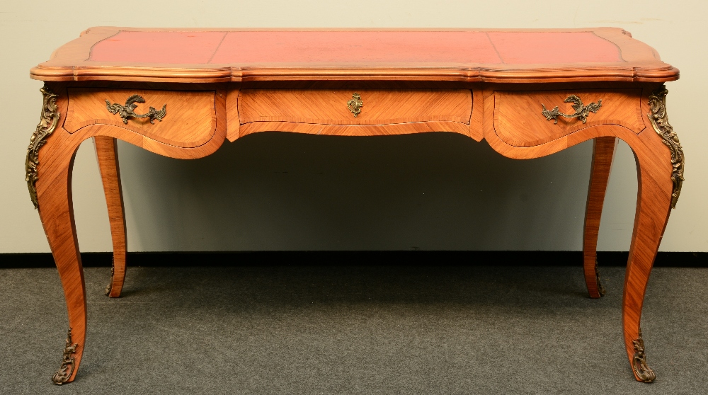 A LXV style bureau plat, veneered gilt mounts, H 194,5 - W 169,5 - D 58 cm (damage on the veneer)