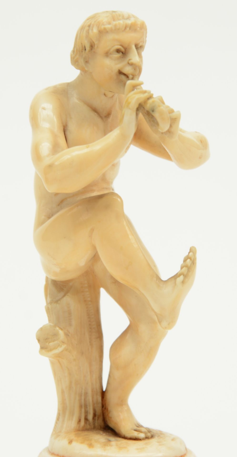 A rare German ivory Humpen, alto relievo sculpted with Bacchus on a chariot preceded by a drunken - Image 10 of 14