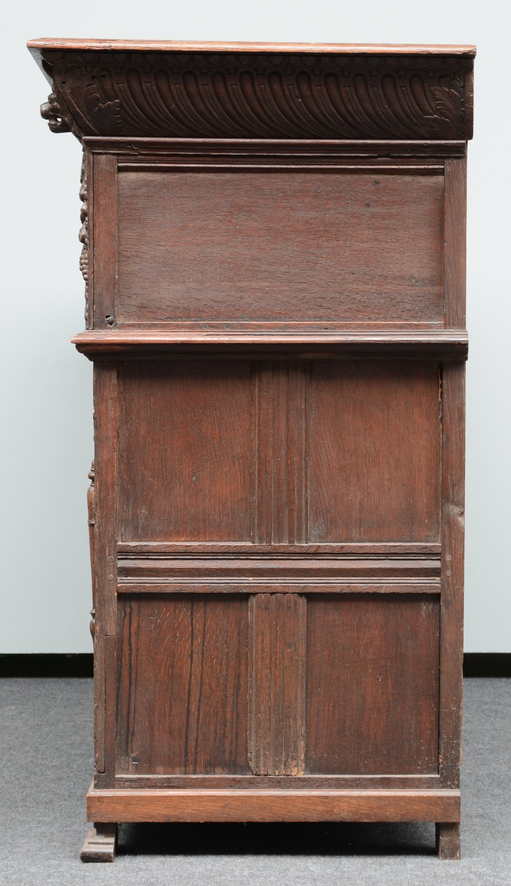 A 17thC Flemish oak renaissance style cupboard, H120,5 - W 150 - D 64 cm - Image 3 of 5