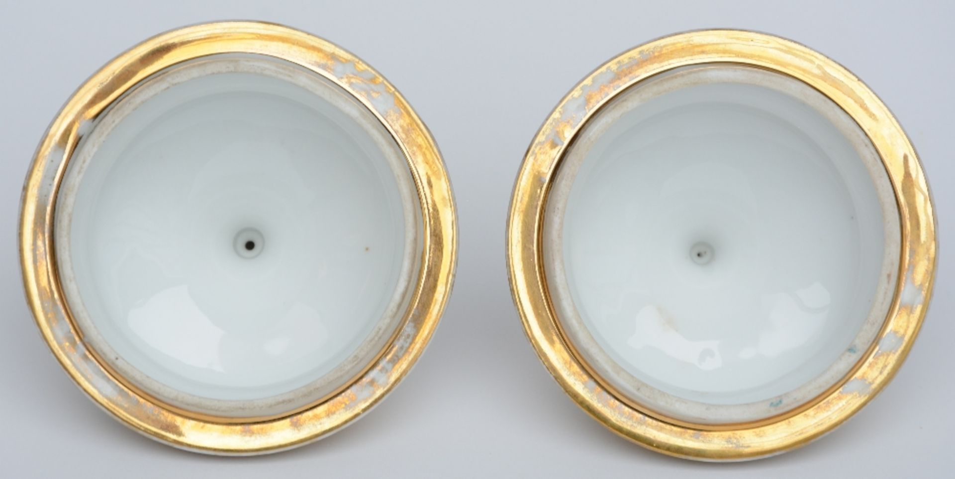 A pair of polychrome and gilt Vienna vases and covers on matching bases, late 19thC, H 78,5 cm - Bild 7 aus 7