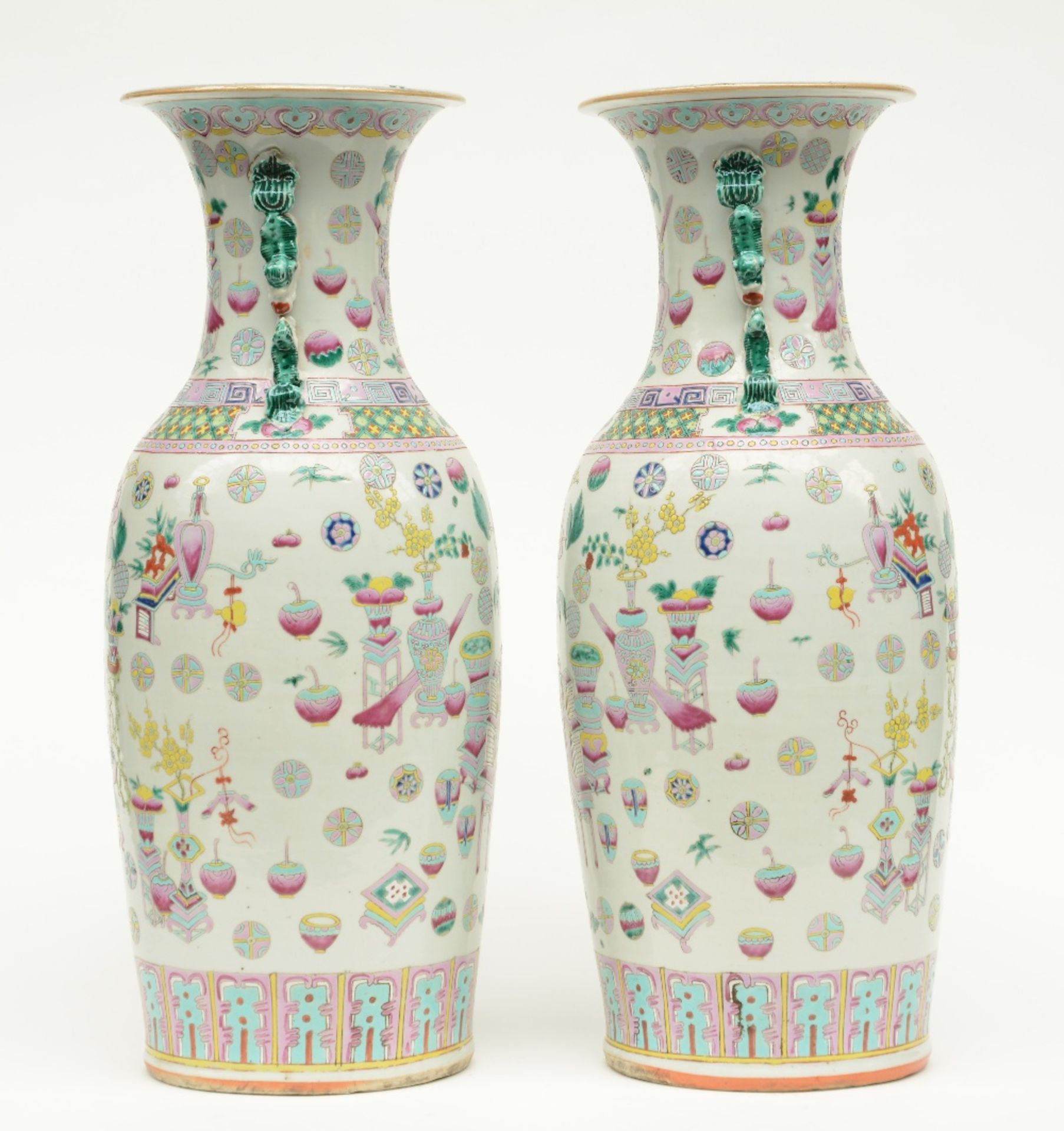 A pair of Chinese famille rose vases decorated with antiquities and symbols, 19thC, H 59 cm (one - Bild 4 aus 7