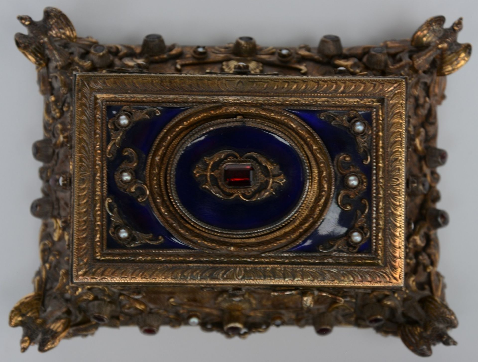 An exceptional gilt silver music box, partially cobalt blue enamelled, ruby set and inlaid with - Bild 11 aus 11