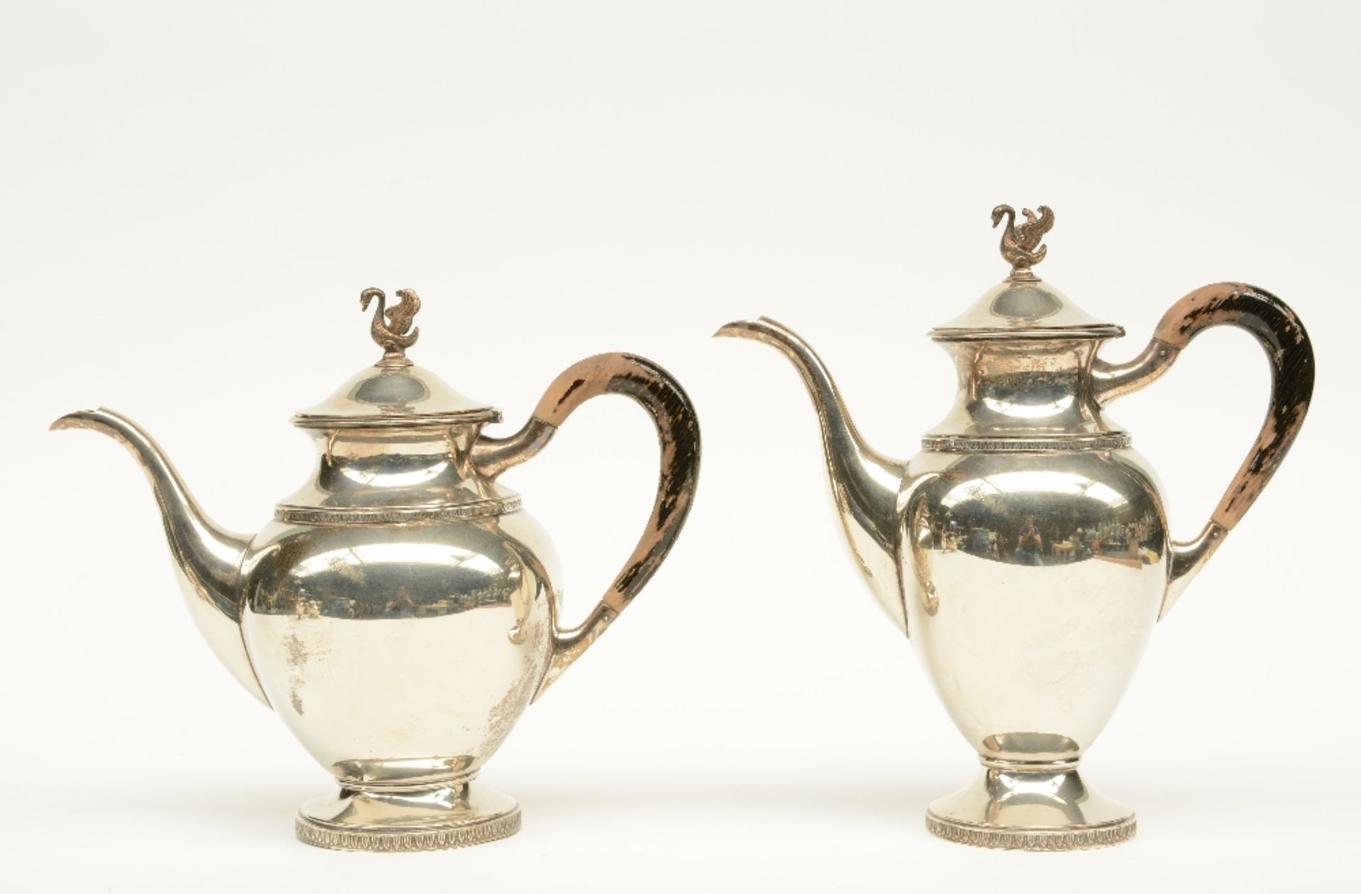 A silver coffee and tea set, 800/000, Belgium 1868 - 1942, makers' mark Debruyère, total weight 2. - Bild 2 aus 8
