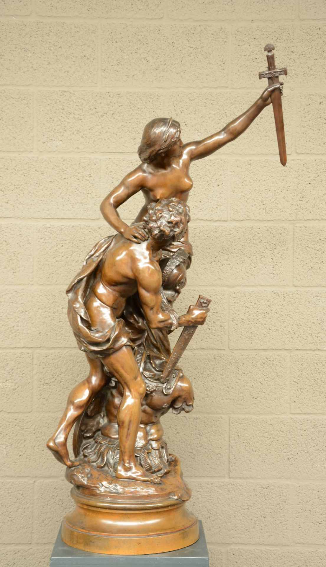 Moreau Mathurin, 'Les armes d'Achilles', patinated bronze, 19thC, H 130 cm; added, the matching - Image 5 of 11