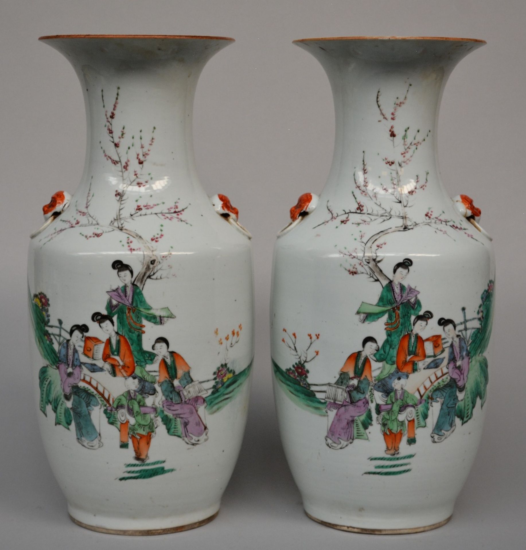 A pair of Chinese polychrome vases, decorated with an animated scene, H 44 cm - Bild 2 aus 7