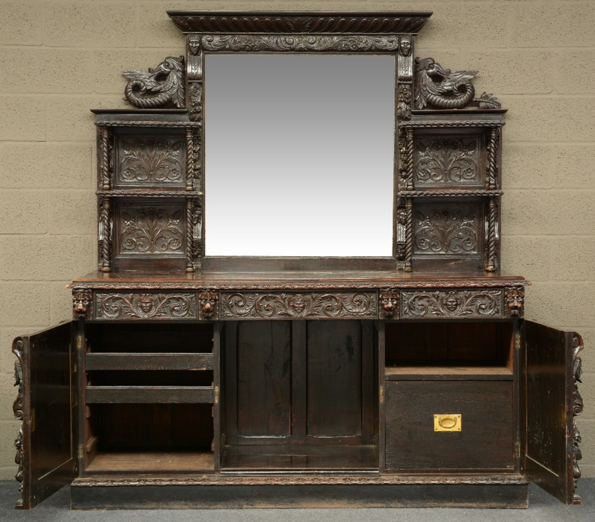 A richly carved oak late Victorian renaissance revival cupboard, H 200 - W 181,5 - D 66,5 cm - Bild 2 aus 6