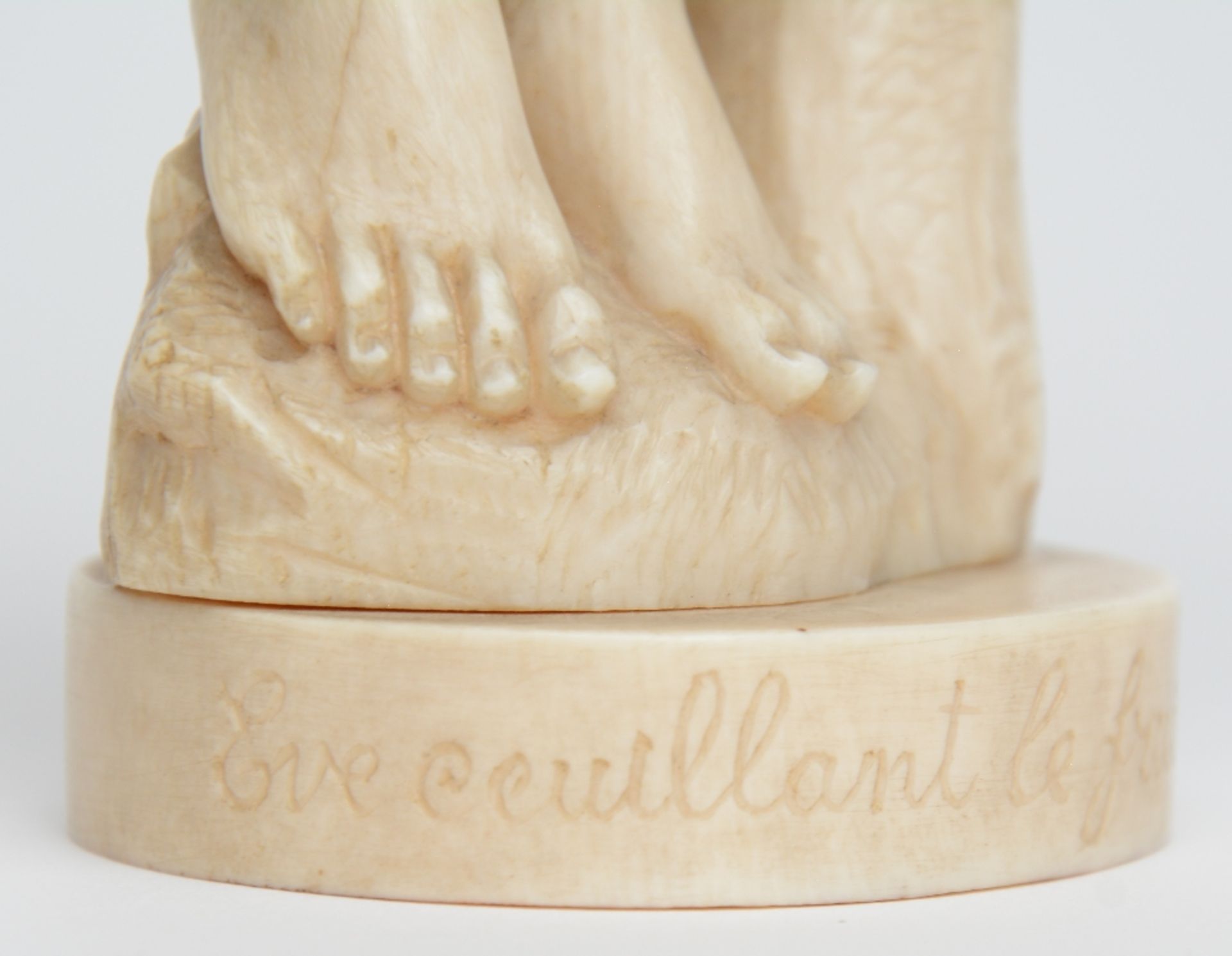 Monogrammed D.E.C. fecit (illegible date in Roman numbers), 'Eve ceuillant le fruit défendu', ivory, - Bild 8 aus 10