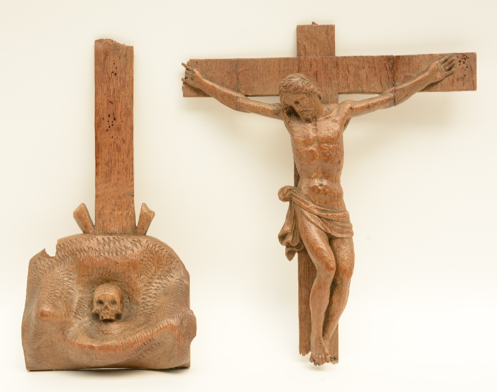 An 18thC oak Low Countries three part Golgotha group, H 58 - W 41,5 cm (restored cross) - Image 5 of 5