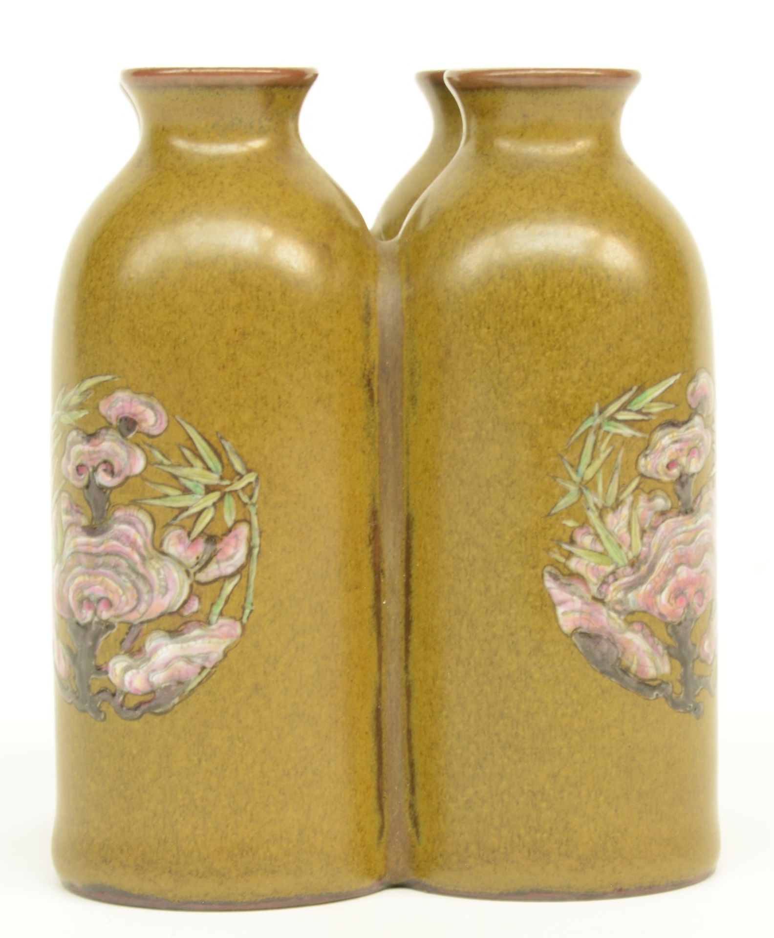Four attached Chinese tea-dust glaze and famille rose miniature vases, Yongzheng mark, H 9,5 cm - Bild 5 aus 8