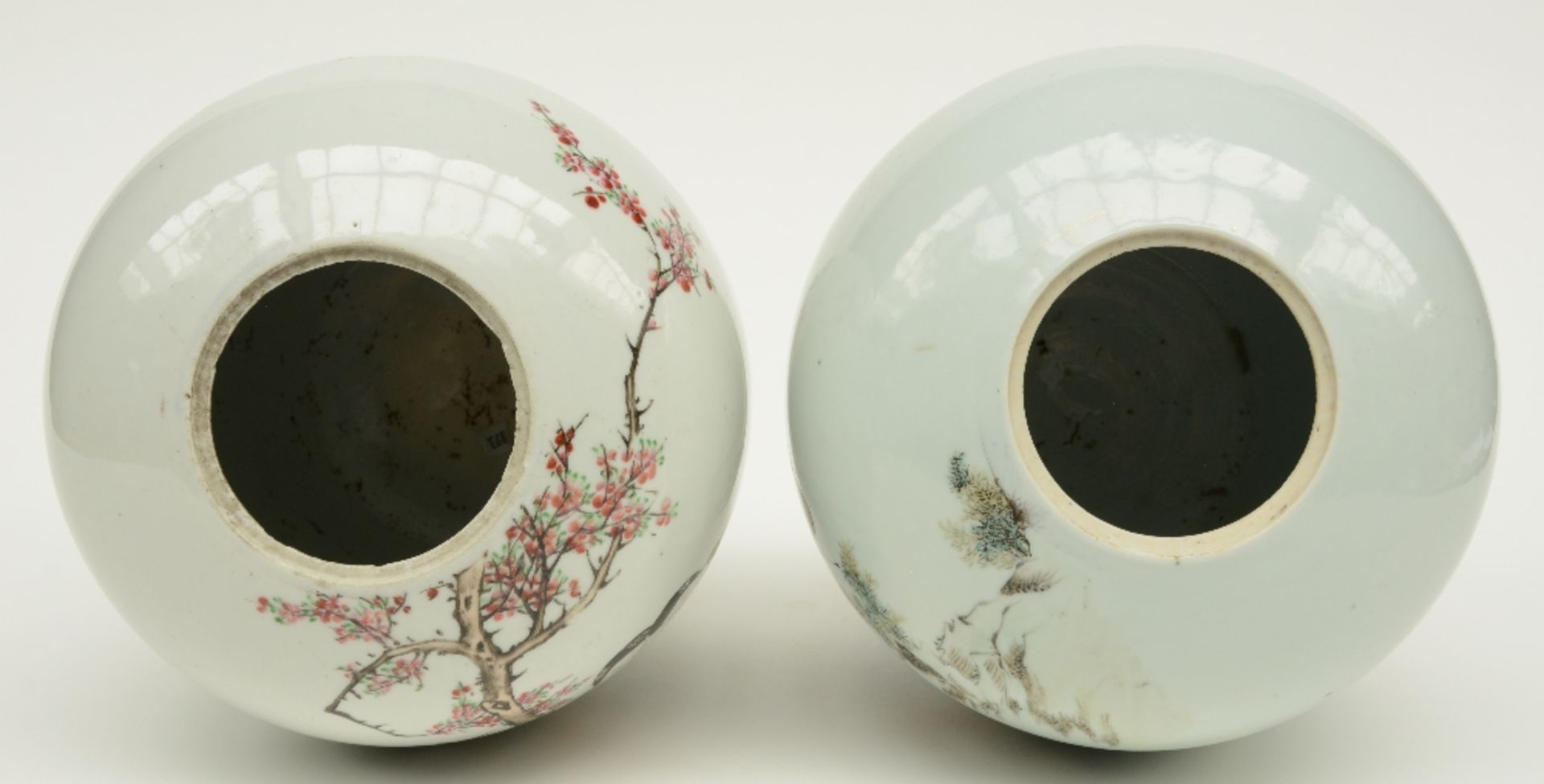 Two Chinese ginger jars, polychrome decorated with figures in a landscape, marked and signed, H 28,5 - Image 5 of 7