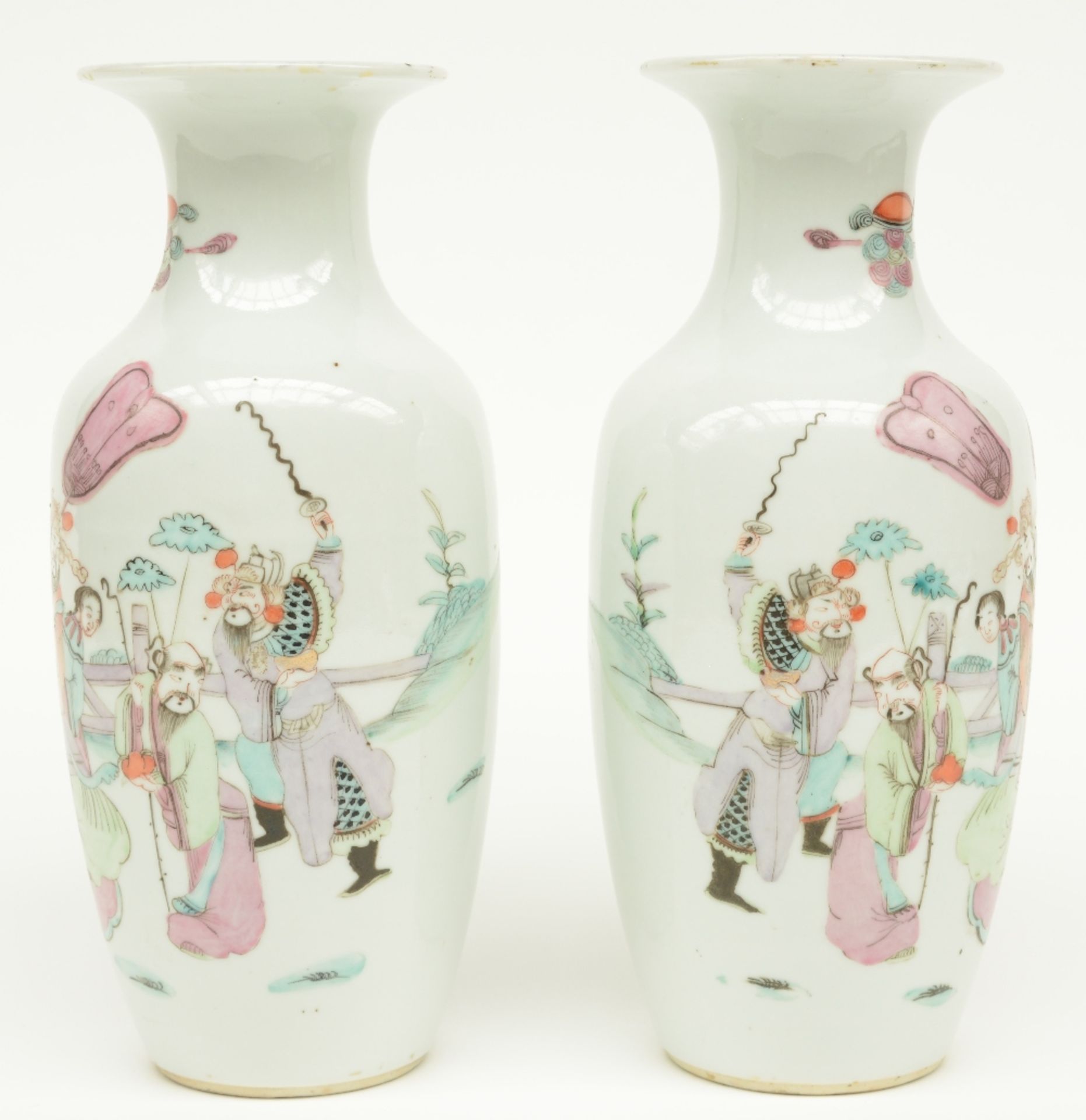 A Chinese pair of vases, polychrome decorated with an animated scene, marked; added a ditto vase, - Bild 5 aus 13