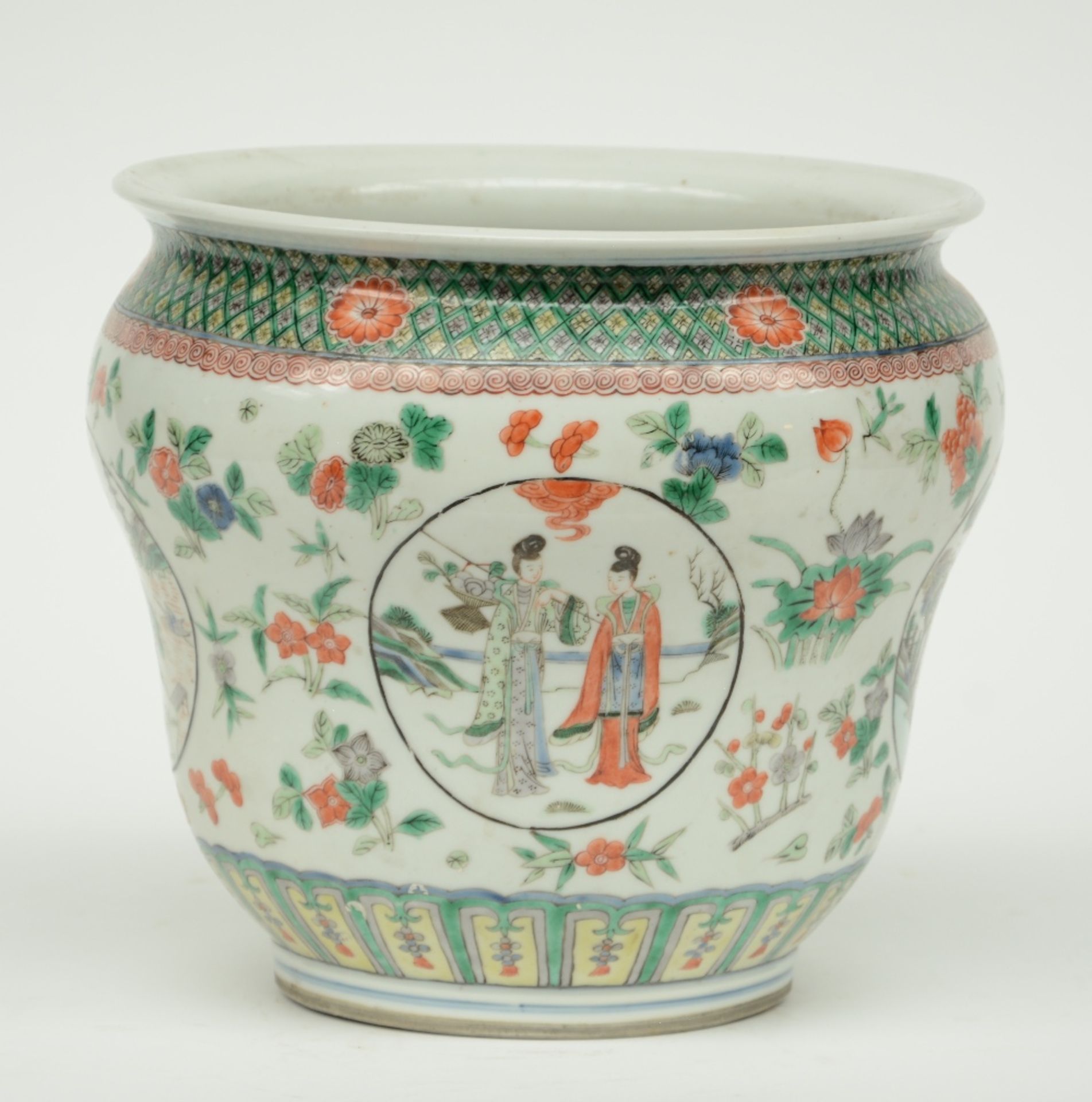 A Chinese famille verte jardinière decorated with landscapes, figures and floral motifs, 19thC; - Bild 4 aus 21