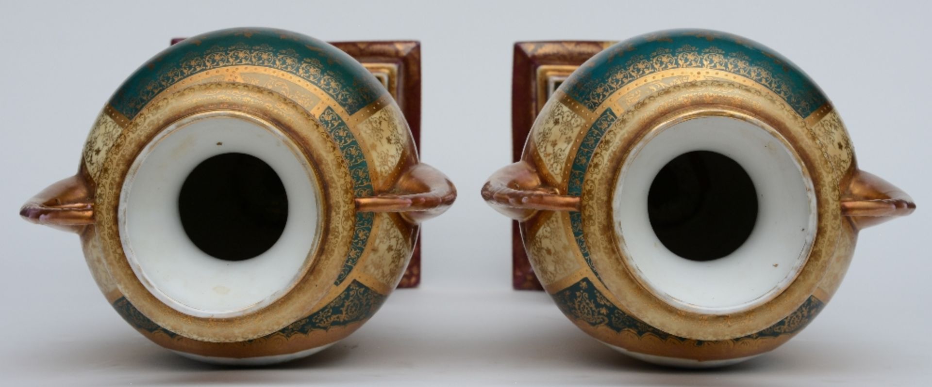 A pair of polychrome and gilt Vienna vases and covers on matching bases, late 19thC, H 78,5 cm - Bild 5 aus 7