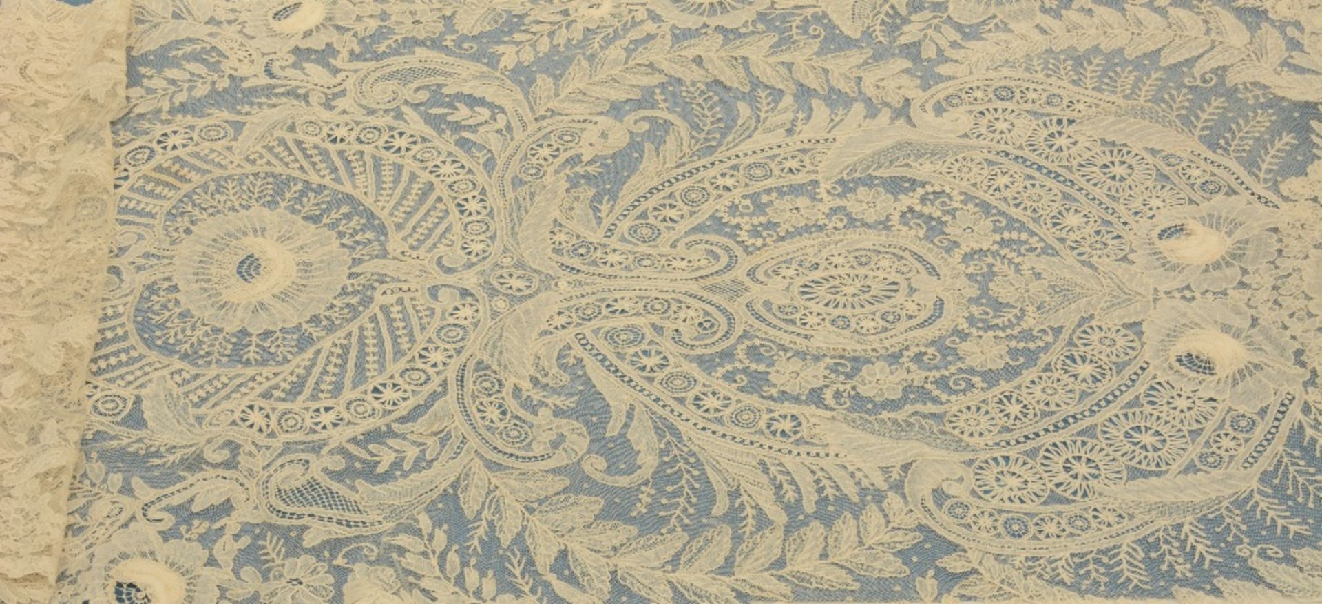 An important lot of the 19th and early 20thC Flemish lace; according to the matching documents - Image 6 of 16