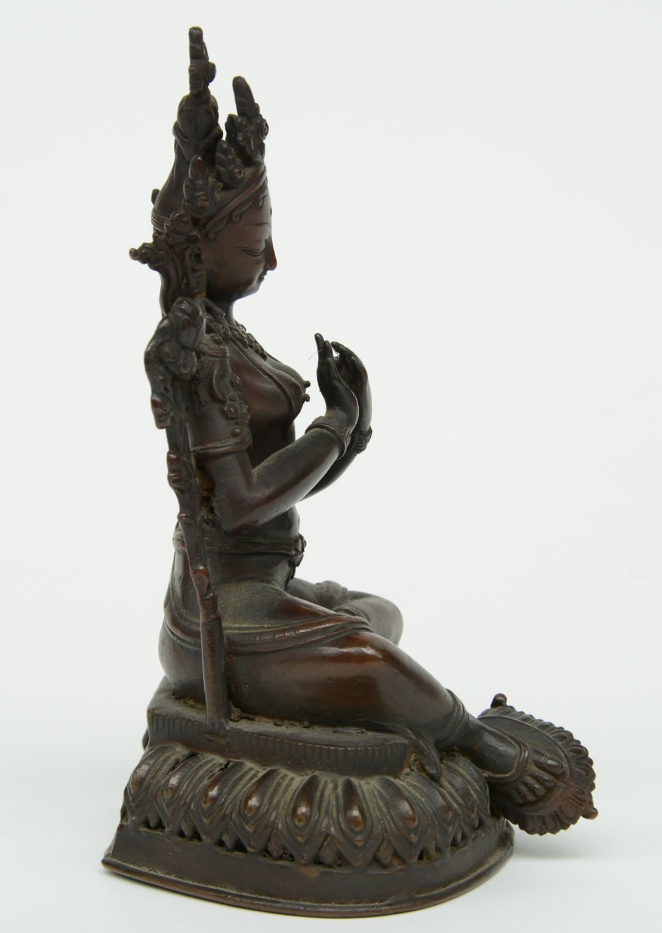 An Oriental bronze Bodhisattva, H 18,5 cm - Bild 4 aus 7