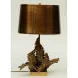 A fine brass and bronze table lamp, the body decorated with fern leaves, H 63,5 cm