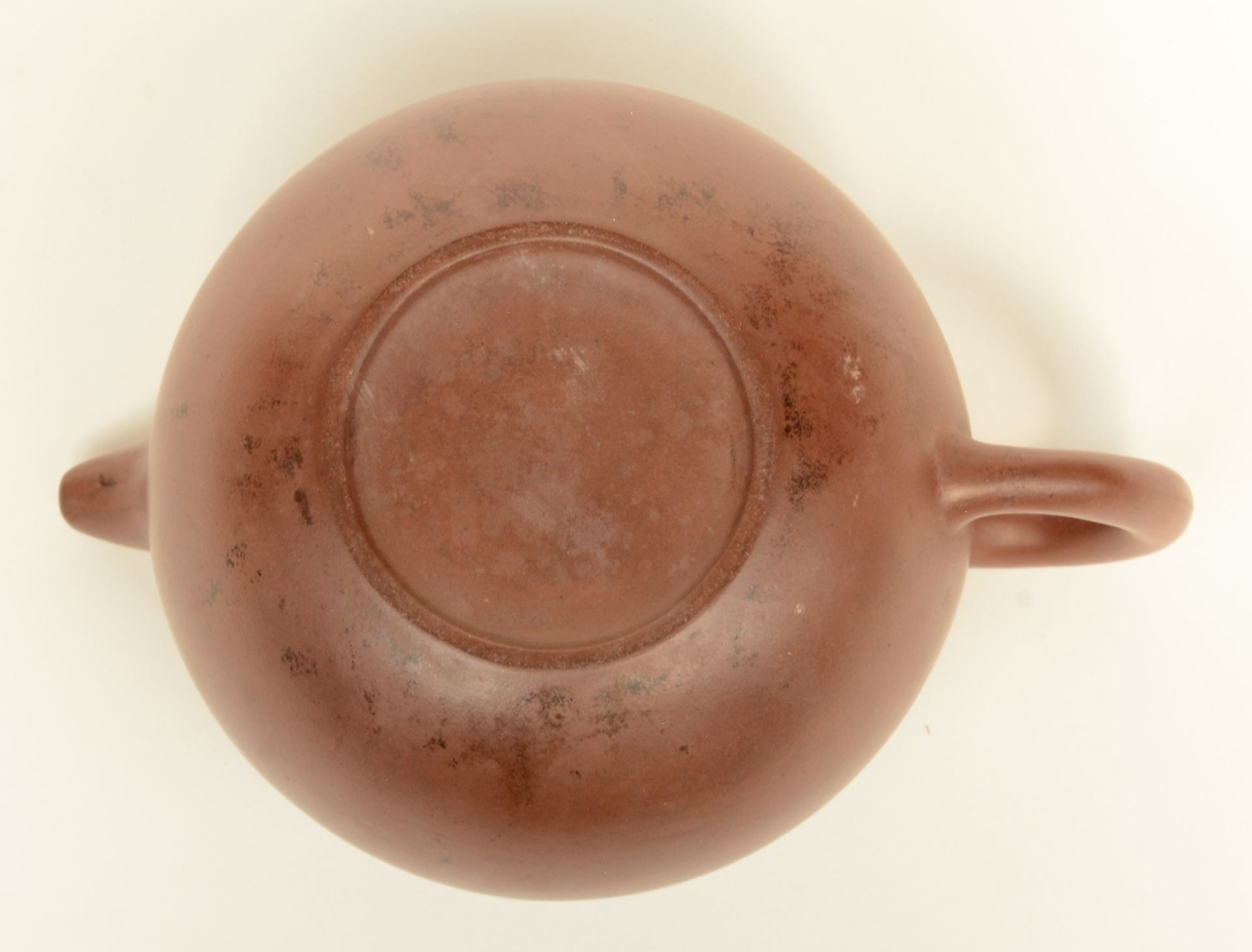 A Chinese 'Yixing' teapot, marked Da Heng, probably 18thC, H 12,5 cm - Bild 8 aus 8