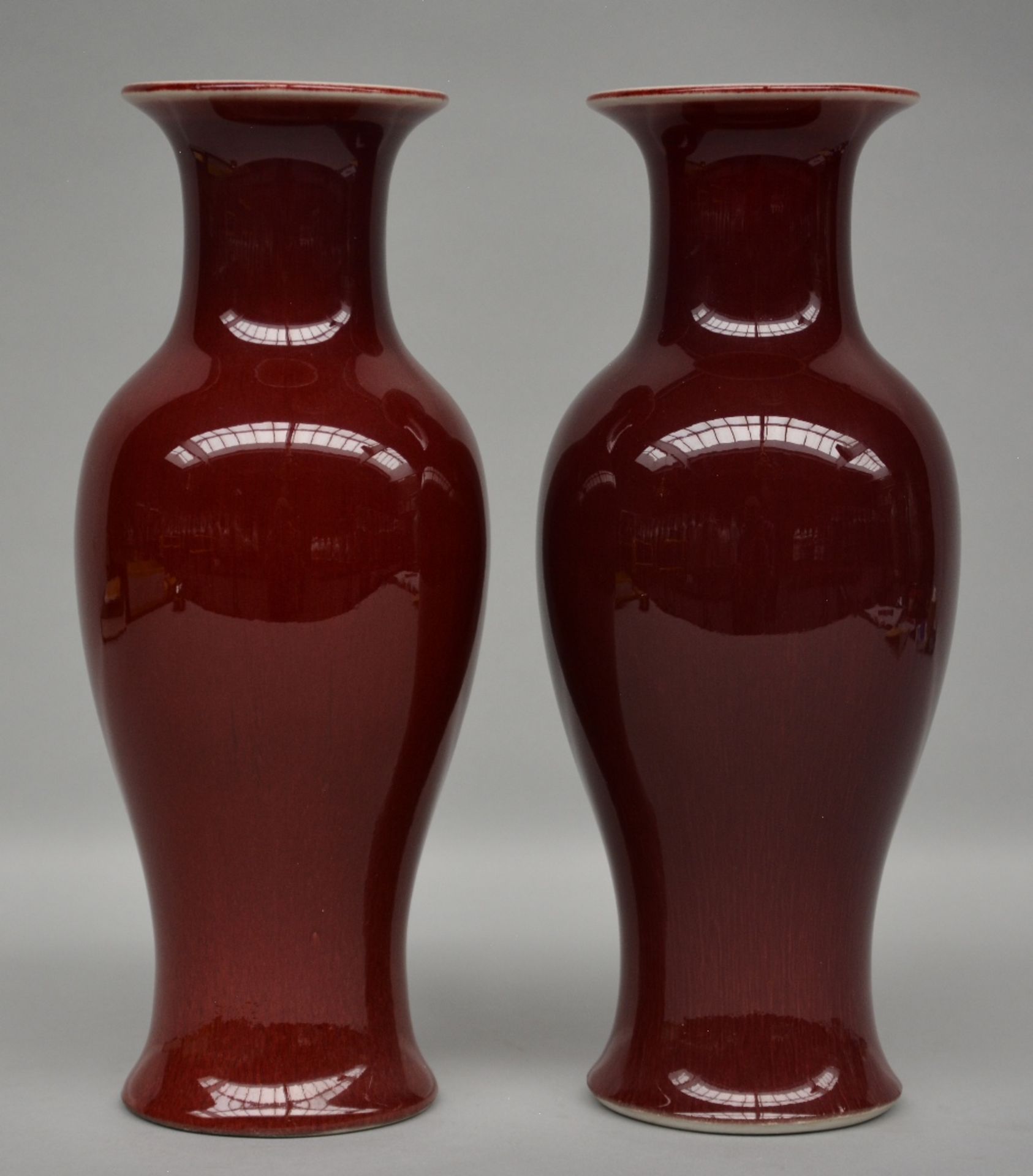 A pair of Chinese celadon vases and three ditto dishes, marked; added a pair of Chinese 'sang de - Bild 2 aus 18