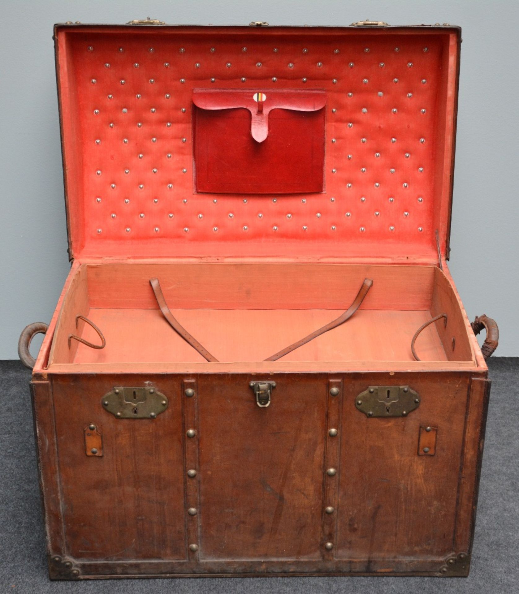 A luxurious leather travelling trunk, upholstered inside, with lift-out trays, H 67 - W 91 - D 55 cm - Image 6 of 7