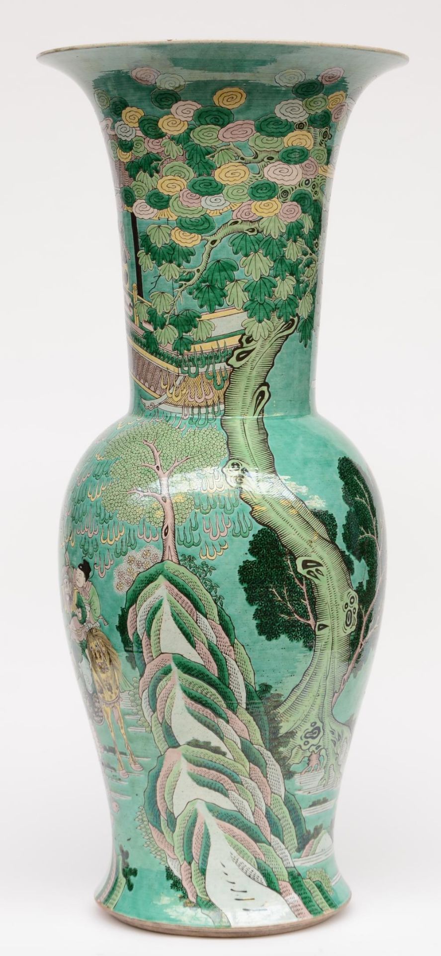 A Chinese famille verte Yen-Yen vase, overall decorated with warriors, marked Kangxi, H 83 cm ( - Bild 2 aus 11