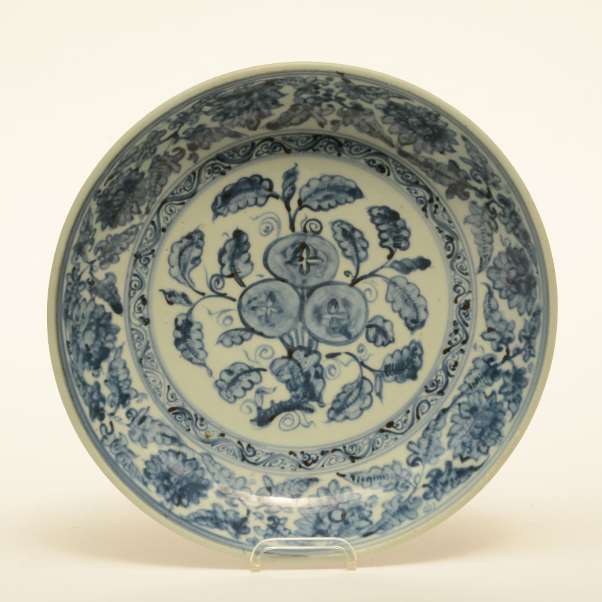 A Chinese blue and white Ming deep dish, Diameter 32 cm