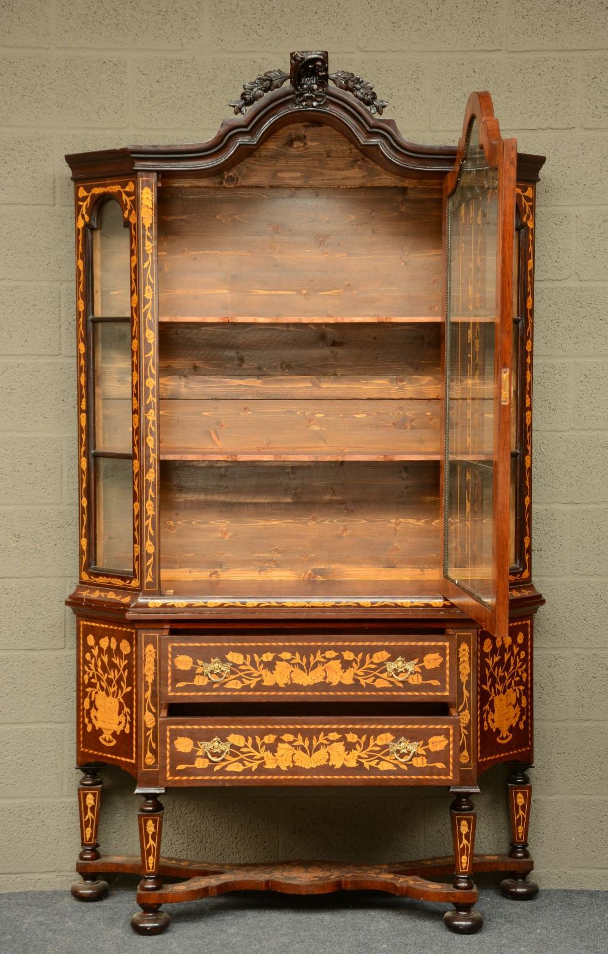 A Dutch rosewood and floral marquetry veneered china display cabinet, H 219,5 - W 125 - D 43 cm - Bild 3 aus 7