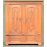 A 18thC German oak cupboard, H 194,5 - W 169,5 - D 58 cm