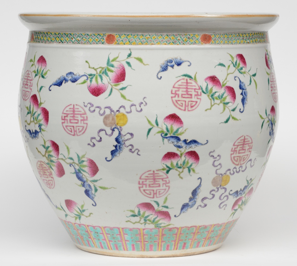 A Chinese famille rose cachepot, decorated with peaches, bats and longelivity symbols, H 51 cm, - Image 4 of 7