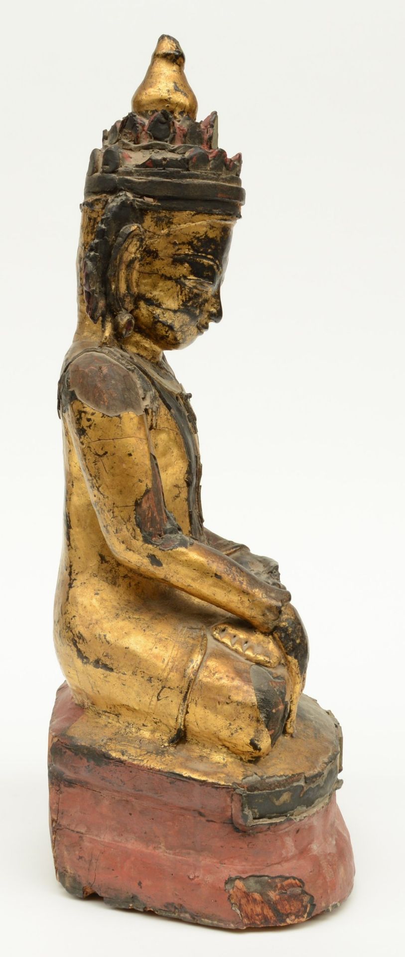 An Oriental polychrome and gilt lacquered wooden seated Buddha, decorated with glass plaques, H 52 - Bild 4 aus 6