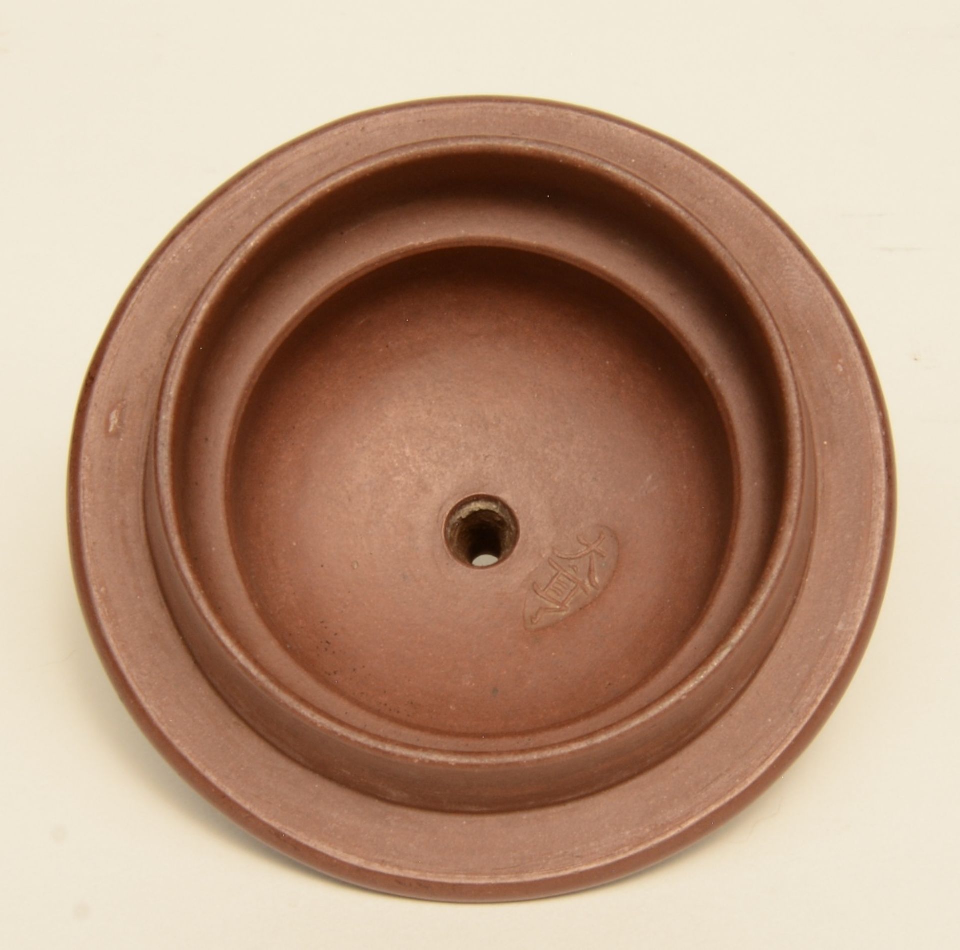 A Chinese 'Yixing' teapot, marked Da Heng, probably 18thC, H 12,5 cm - Bild 7 aus 8