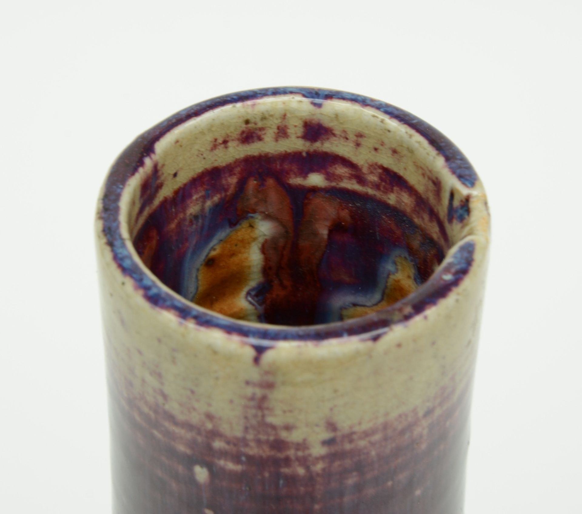 A Chinese sang de boeuf bottle vase, H 38,5 cm (chips on the bottom and a firing fault on the rim) - Bild 6 aus 7