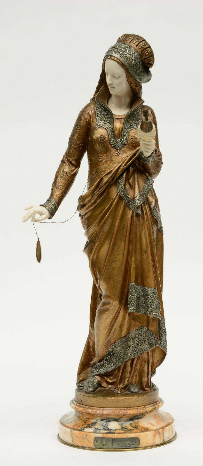 Carrier - Belleuse A., 'La Fileuse', chryselephantine statue, multiple patina, H 75,5 cm