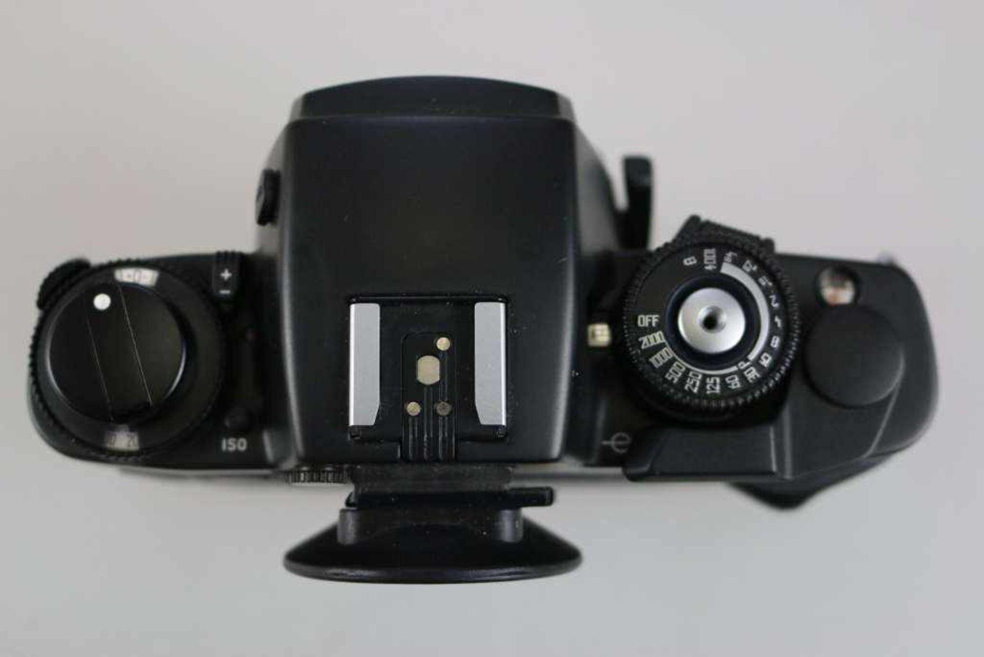 LEICA R7 (1992-1997), gut erhaltenes Gehäuse Leica R7 in schwarz, Seriennummer: 1934067. - Bild 3 aus 3