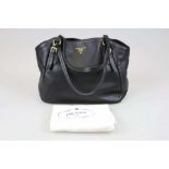 Prada Shopping Bag BN 4412, Vitello Daino schwarz, sehr guter Zustand, Material Hirschleder.